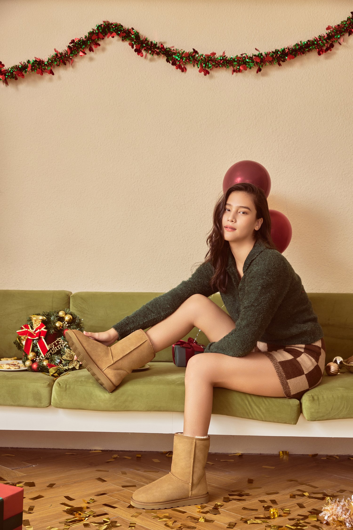 How Should Sheepskin Boots Fit?