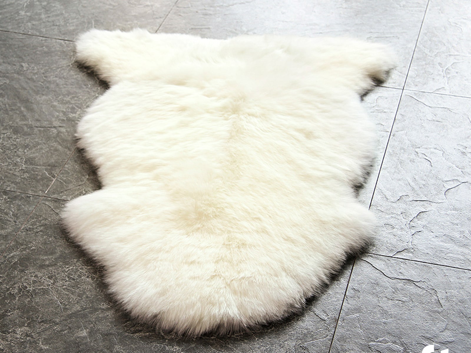 Can You Vacuum a Sheepskin Rug?